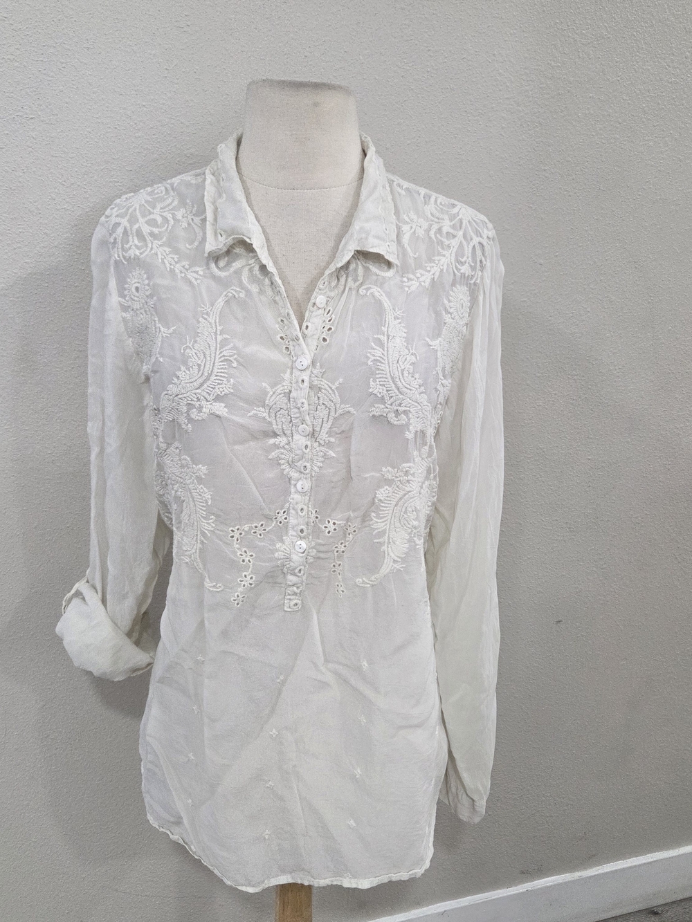 Johnny Was White Embroidered Tunic Blouse